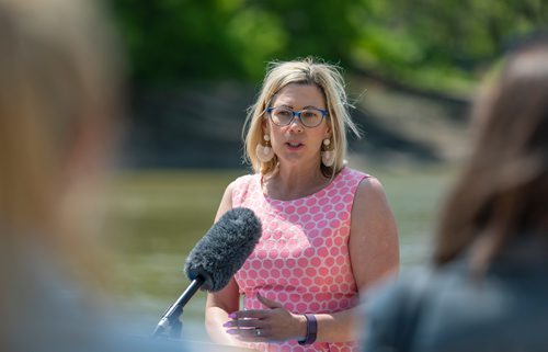 SASHA SEFTER / WINNIPEG FREE PRESS
Minister of Sustainable Development Rochelle Squires announces new development plans for a provincial park during a press conference on the main docks in The Forks.
190531 - Friday, May 31, 2019.