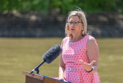 SASHA SEFTER / WINNIPEG FREE PRESS
Minister of Sustainable Development Rochelle Squires announces new development plans for a provincial park during a press conference on the main docks in The Forks.
190531 - Friday, May 31, 2019.