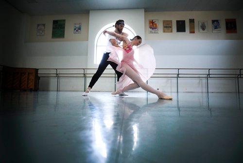 RUTH BONNEVILLE /  WINNIPEG FREE PRESS 

ENT - Q Dance

Jo-Ann Sundermeier and Josh Reynolds during their pas de deux rehearsal.
at the Royal Winnipeg Ballet

Description: Holly Harris story for next week's Uptown.Peter Quanz's contemporary ballet company Q Dance.

See Holly Harris story.


May 31, 2019
