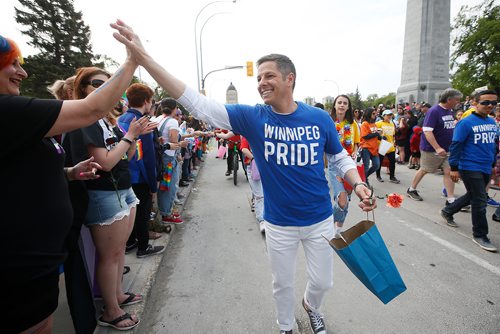 JOHN WOODS / WINNIPEG FREE PRESS
Mayor Brian Bowman takes part in Pride parade in Winnipeg Sunday, June 2, 2019.

Reporter: