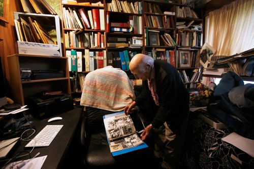 JOHN WOODS / WINNIPEG FREE PRESS
Len Van Roon, D-Day veteran, is photographed looking through photos in his Charleswood home Wednesday, May 29, 2019. 

Reporter: Kevin Rollason
