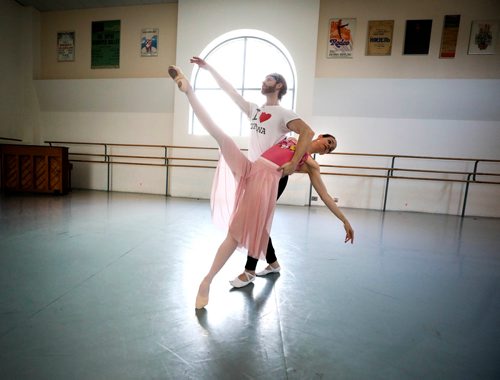 RUTH BONNEVILLE /  WINNIPEG FREE PRESS 

ENT - Q Dance

Jo-Ann Sundermeier and Josh Reynolds during their pas de deux rehearsal.
at the Royal Winnipeg Ballet

Description: Holly Harris story for next week's Uptown.Peter Quanz's contemporary ballet company Q Dance.

See Holly Harris story.


May 31, 2019
