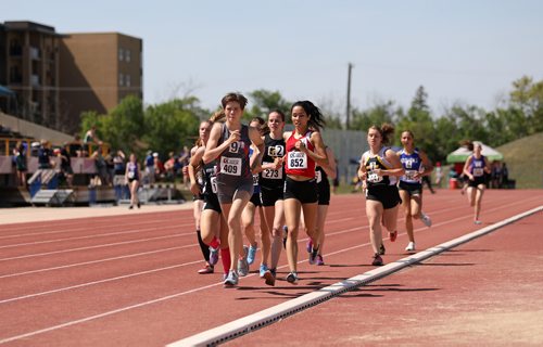 SASHA SEFTER / WINNIPEG FREE PRESS
Kelvin High School student Ceci Howes (9) competes in the Senior Girls 1500m race during the MHSAA Provincial Track and Field meet held on the University of Manitoba campus.
190606 - Thursday, June 06, 2019.