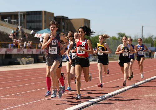 SASHA SEFTER / WINNIPEG FREE PRESS
Kelvin High School student Ceci Howes (9) competes in the Senior Girls 1500m race during the MHSAA Provincial Track and Field meet held on the University of Manitoba campus.
190606 - Thursday, June 06, 2019.