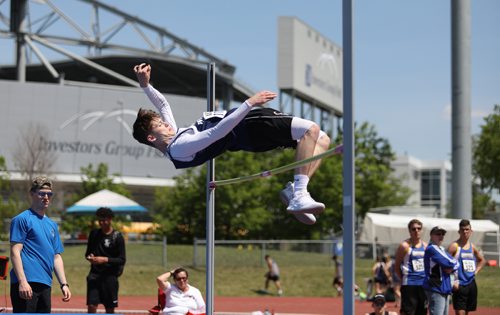 SASHA SEFTER / WINNIPEG FREE PRESS
Eric Skacum competes in the high jump during the MHSAA Provincial Track and Field meet held on the University of Manitoba campus.
190606 - Thursday, June 06, 2019.