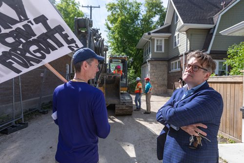 SASHA SEFTER / WINNIPEG FREE PRESS
Leader of the Manitoba Liberal Party Dougald Lamont stands with protesters during a rally held by the community to protest the demolition of 514 Wellington Crescent.
190607 - Friday, June 07, 2019.