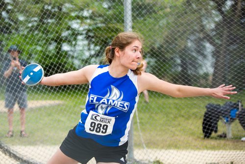 MIKAELA MACKENZIE / WINNIPEG FREE PRESS
Alexandria Buhler, winner of the senior girls discus, throws discus at the MHSAA Dairy Farmers of Manitoba Track & Field Championships at University Stadium in Winnipeg on Saturday, June 8, 2019. For Devon story.  
Winnipeg Free Press 2019.