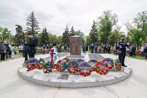 Mike Sudoma / Winnipeg Free Press
Veterans, Family and Supporters gather around the monument at Vimy Ridge Memorial Park Saturday morning as they pay their respects to the 75th anniversary of D Day and the Battle of Normandy.
June 8, 2019