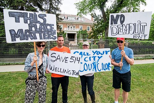 Mike Sudoma / Winnipeg Free Press
(left to right) Kelly Boileau, Ben Shedden, Jane Goodridge, and Nick Logan protest outside 514 Wellington Saturday afternoon
June 8, 2019