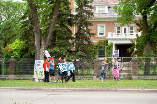 Mike Sudoma / Winnipeg Free Press
Protestors outside the 110 year old mansion at 514 Wellington Crescent Saturday afternoon. June 8, 2019