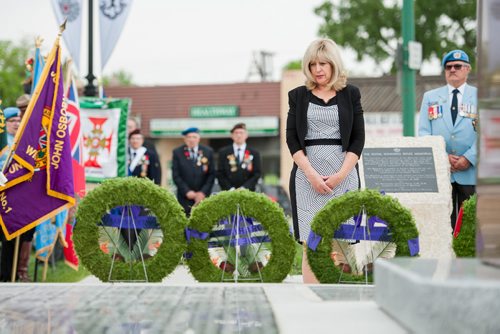 Mike Sudoma / Winnipeg Free Press
Minister of port, Culture and Heritage, Cathy Cox, paying her respects Saturday afternoon at the 75th anniversary of Dday after laying a wreathe at the monument in Vimy Ridge Memorial Park.
June 8 2019