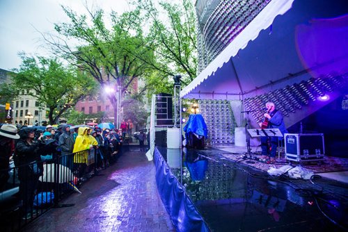 MIKAELA MACKENZIE / WINNIPEG FREE PRESS
Bruce Cockburn plays at the Rise Up 100: Songs for the Next Century Concert at Old Market Square in Winnipeg on Saturday, June 8, 2019. For Nadya story.  
Winnipeg Free Press 2019.