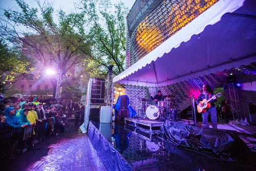 MIKAELA MACKENZIE / WINNIPEG FREE PRESS
Ani DiFranco plays at the Rise Up 100: Songs for the Next Century Concert at Old Market Square in Winnipeg on Saturday, June 8, 2019. For Nadya story.  
Winnipeg Free Press 2019.