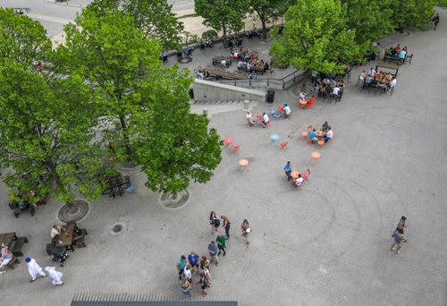 SASHA SEFTER / WINNIPEG FREE PRESS
Crowds gather to enjoy a warm evening on The Forks new patio.
190607 - Friday, June 07, 2019.