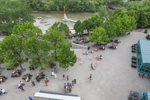 SASHA SEFTER / WINNIPEG FREE PRESS
Crowds gather to enjoy a warm evening on The Forks new patio.
190607 - Friday, June 07, 2019.