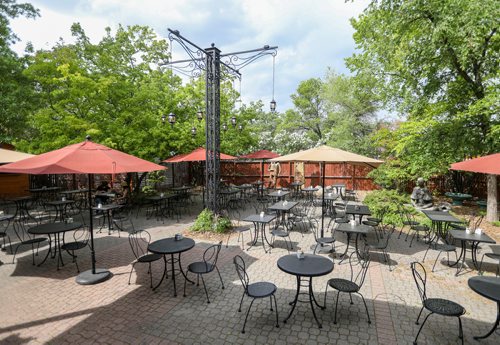 SASHA SEFTER / WINNIPEG FREE PRESS
The patio of Stellas in the Centre Culturel Franco-Manitobain in Saint Boniface.
190607 - Friday, June 07, 2019.