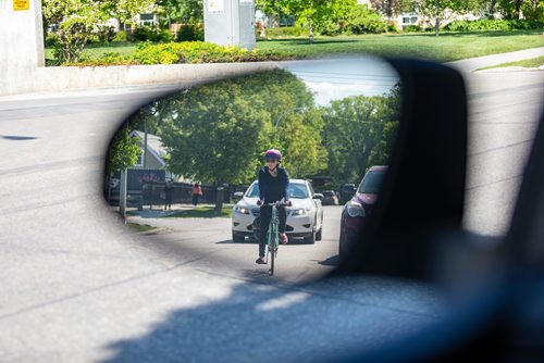 SASHA SEFTER / WINNIPEG FREE PRESS
Cyclists and motorists share close quarters on Granite Way in-between Osborne and Balmoral streets.
190610 - Monday, June 10, 2019.