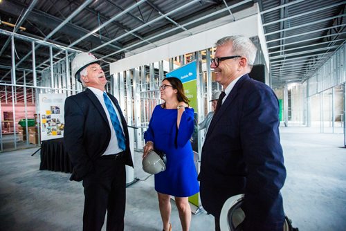 MIKAELA MACKENZIE / WINNIPEG FREE PRESS
Jim Bell, CEO of Siloam Mission (left), Heather Stefanson, families minister, and Adam Vaughan, parliamentary secretary to the federal minister of families, children and social development, chat before a press conference in Winnipeg on Tuesday, June 11, 2019. For Jessica Botelho-Urbanski story.  
Winnipeg Free Press 2019.