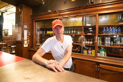MIKE SUDOMA / Winnipeg Free Press
Bartender Dwayne Nicholson behind the bar inside the Royal Albert Hotel.
June 12, 2019