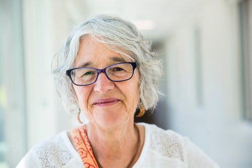 MIKAELA MACKENZIE / WINNIPEG FREE PRESS
Kim McCallum poses for a portrait at the Old Grace Housing Co-operative in Wolseley in Winnipeg on Friday, June 14, 2019. For Solomon Israel story.
Winnipeg Free Press 2019.