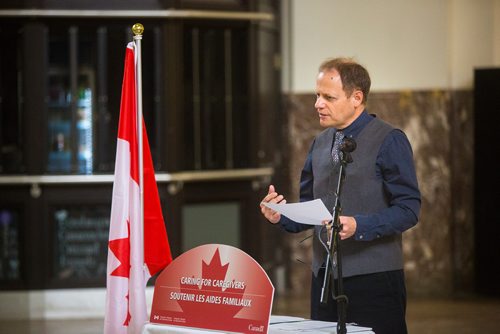 MIKAELA MACKENZIE / WINNIPEG FREE PRESS
Liberal MP Kevin Lamoureux announces two new pilot projects for caregivers and their families in Winnipeg on Saturday, June 15, 2019. For Caitlyn Gowriluk story.
Winnipeg Free Press 2019.