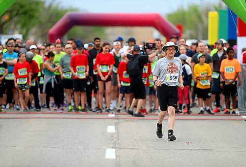 TREVOR HAGAN / WINNIPEG FREE PRESS
At the start line of the Manitoba Marathon, Sunday, June 16, 2019.