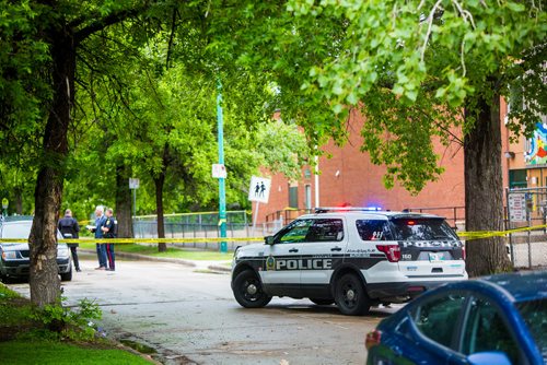 MIKAELA MACKENZIE / WINNIPEG FREE PRESS
A homicide investigation on the 500 block of Agnes street in Winnipeg on Monday, June 17, 2019. For Ryan Thorpe story.
Winnipeg Free Press 2019.