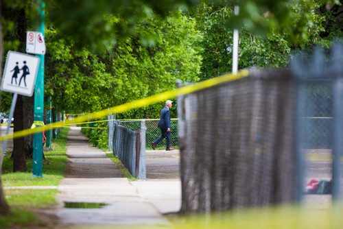 MIKAELA MACKENZIE / WINNIPEG FREE PRESS
A homicide investigation on the 500 block of Agnes street in Winnipeg on Monday, June 17, 2019. For Ryan Thorpe story.
Winnipeg Free Press 2019.