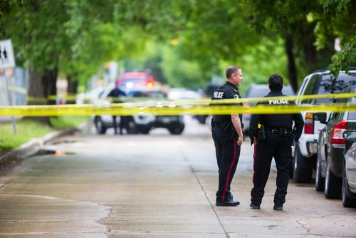 MIKAELA MACKENZIE / WINNIPEG FREE PRESS
A homicide investigation on the 500 block of Agnes street in Winnipeg on Monday, June 17, 2019. For Ryan Thorpe story.
Winnipeg Free Press 2019.