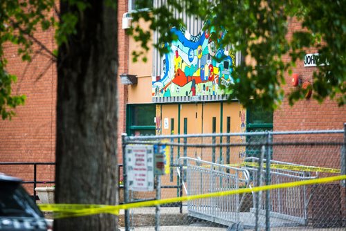 MIKAELA MACKENZIE / WINNIPEG FREE PRESS
A homicide investigation on the 500 block of Agnes street in Winnipeg on Monday, June 17, 2019. For Ryan Thorpe story.
Winnipeg Free Press 2019.