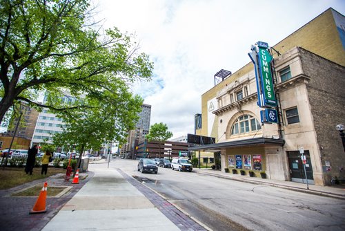 MIKAELA MACKENZIE / WINNIPEG FREE PRESS
The future patio space will spread across King St. and onto the median park in front of the Burton Cummings Theatre in Winnipeg on Monday, June 17, 2019. For Kevin Rollason story.
Winnipeg Free Press 2019.