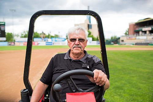 MIKAELA MACKENZIE / WINNIPEG FREE PRESS
Don Ferguson, Goldeyes facility and grounds manager, mows the field at Shaw Park in Winnipeg on Monday, June 17, 2019. For Devon Shewchuk story.
Winnipeg Free Press 2019.