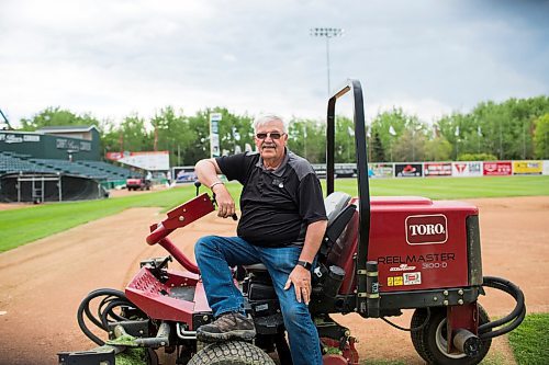 MIKAELA MACKENZIE / WINNIPEG FREE PRESS
Don Ferguson, Goldeyes facility and grounds manager, mows the field at Shaw Park in Winnipeg on Monday, June 17, 2019. For Devon Shewchuk story.
Winnipeg Free Press 2019.