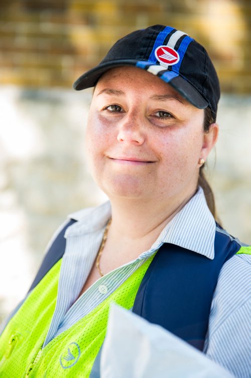 MIKAELA MACKENZIE / WINNIPEG FREE PRESS
Basia Sokal, former leader of the Winnipeg Labour Council who's since gone back to her job as a postal worker, on her route in West Broadway in Winnipeg on Monday, June 17, 2019. For Jessica Botelho-Urbanski story.
Winnipeg Free Press 2019.