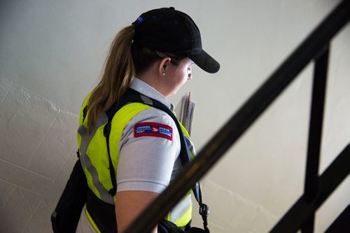 MIKAELA MACKENZIE / WINNIPEG FREE PRESS
Basia Sokal, former leader of the Winnipeg Labour Council who's since gone back to her job as a postal worker, on her route in West Broadway in Winnipeg on Monday, June 17, 2019. For Jessica Botelho-Urbanski story.
Winnipeg Free Press 2019.