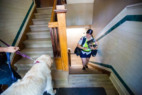 MIKAELA MACKENZIE / WINNIPEG FREE PRESS
Basia Sokal, former leader of the Winnipeg Labour Council who's since gone back to her job as a postal worker, on her route in West Broadway in Winnipeg on Monday, June 17, 2019. For Jessica Botelho-Urbanski story.
Winnipeg Free Press 2019.