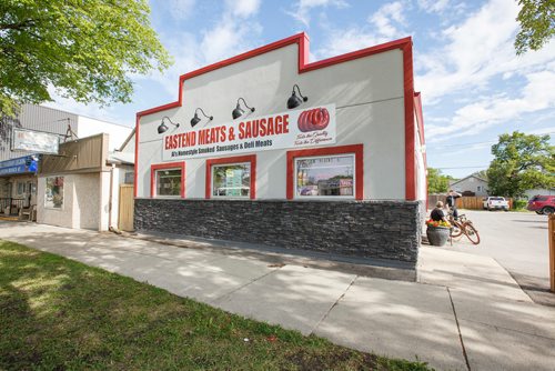 MIKE DEAL / WINNIPEG FREE PRESS
Chris Campbell a butcher at Eastend Meats and Sausage shows where the thieves broke into the store early Monday morning. They stole sausage and a small amount of cash along with a 13" Hookeye Caber Knife.
190618 - Tuesday, June 18, 2019.
