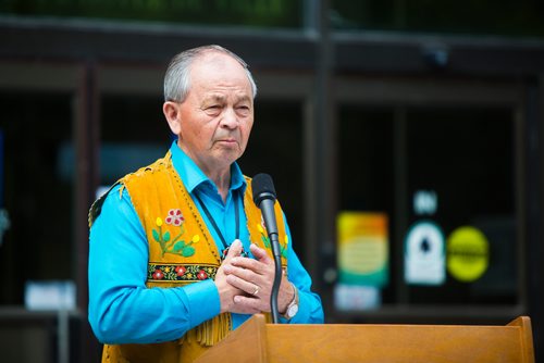 MIKAELA MACKENZIE / WINNIPEG FREE PRESS
Elder Norman Meade does a traditional opening at the third annual ceremony for signing Winnipeg's Indigenous Accord at City Hall in Winnipeg on Tuesday, June 18, 2019. For Aldo Santin story.
Winnipeg Free Press 2019.