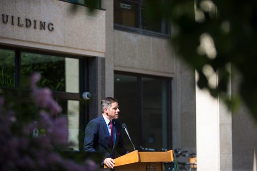 MIKAELA MACKENZIE / WINNIPEG FREE PRESS
Mayor Brian Bowman speaks at the third annual ceremony for signing Winnipeg's Indigenous Accord at City Hall in Winnipeg on Tuesday, June 18, 2019. For Aldo Santin story.
Winnipeg Free Press 2019.