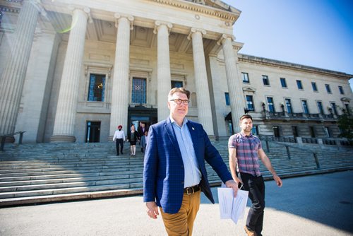 MIKAELA MACKENZIE / WINNIPEG FREE PRESS
Manitoba Liberal leader Dougald Lamont walks out of the the Manitoba Legislative Building with his communications officer, Colin Roy, before announcing that, if elected, they would create a Manitoba police service in Winnipeg on Thursday, June 20, 2019. For Kevin Rollason story.
Winnipeg Free Press 2019.