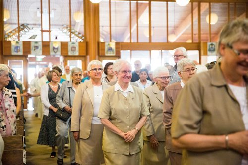 MIKAELA MACKENZIE / WINNIPEG FREE PRESS
Grey Nuns in the entrance procession for the celebration mass of the Grey Nuns' 175th anniversary at the Saint Boniface Cathedral in Winnipeg on Friday, June 21, 2019. For Caitlyn story.
Winnipeg Free Press 2019.