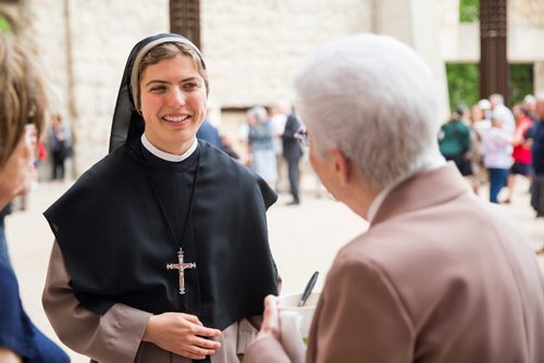 MIKAELA MACKENZIE / WINNIPEG FREE PRESS
Grey nun Florence Caners (right) and historical interpreter Julie-Anne Delaquis laugh together at the Grey Nuns' 175th anniversary celebration at the Saint Boniface Cathedral in Winnipeg on Friday, June 21, 2019. For Caitlyn story.
Winnipeg Free Press 2019.