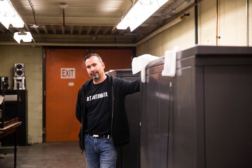 MIKAELA MACKENZIE / WINNIPEG FREE PRESS
Tom Prudhomme, manufacturing technician, shows the new shopping cart lockers at Red River College in Winnipeg on Friday, June 21, 2019. For Tessa Vanderhart story.
Winnipeg Free Press 2019.