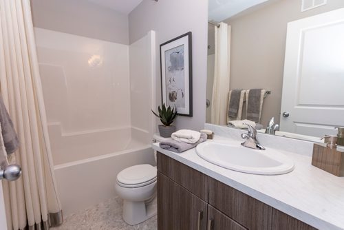 SASHA SEFTER / WINNIPEG FREE PRESS
The shared bathroom on the second floor of a new home build at 38 Rowntree Avenue in Brigwater Trails.
190624 - Monday, June 24, 2019.