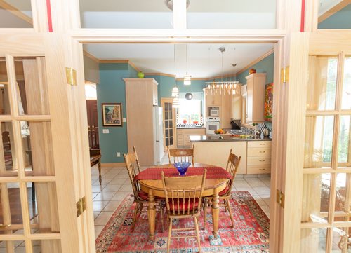 SASHA SEFTER / WINNIPEG FREE PRESS
The kitchen of 122 River Pointe Drive in St. Vital.
190625 - Tuesday, June 25, 2019.