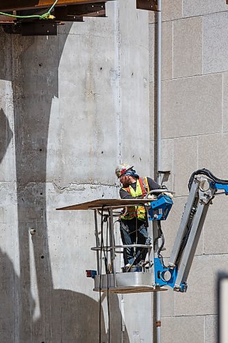 MIKE DEAL / WINNIPEG FREE PRESS
Construction continues at the Winnipeg Art Gallery for the Inuit Art Centre which is set to open in 2020.
190627 - Thursday, June 27, 2019.