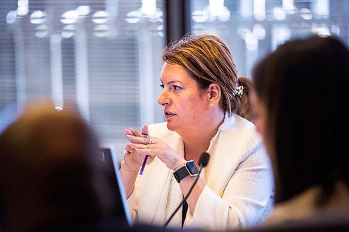 MIKAELA MACKENZIE / WINNIPEG FREE PRESS
Councillor Cindy Gilroy speaks at a hearing regarding a Tuxedo neighbourhood spat over lot-splitting at City Hall in Winnipeg on Thursday, June 27, 2019. For Tessa Vanderhart story.
Winnipeg Free Press 2019.