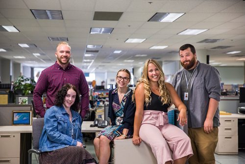 MIKAELA MACKENZIE / WINNIPEG FREE PRESS
Interns Caitlyn Gowriluk (left), Nicholas Frew, Nadya Pankiw, Devon Shewchuk, and Sasha Sefter in the Winnipeg Free Press newsroom in Winnipeg on Wednesday, July 3, 2019. For -- story.
Winnipeg Free Press 2019.