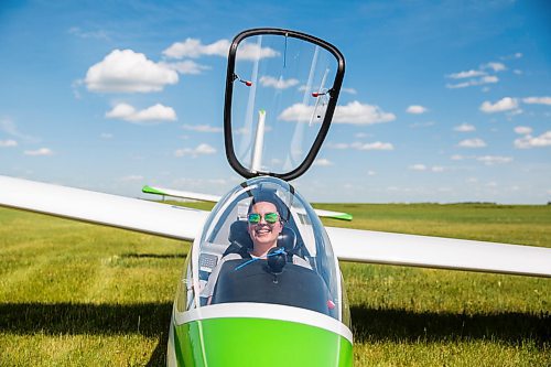 MIKAELA MACKENZIE / WINNIPEG FREE PRESS
Columnist Jen Zoratti, ready for her first gliding flight, at the Starbuck Airfield south west of Winnipeg on Thursday, July 4, 2019. For Jen Zoratti story.
Winnipeg Free Press 2019.