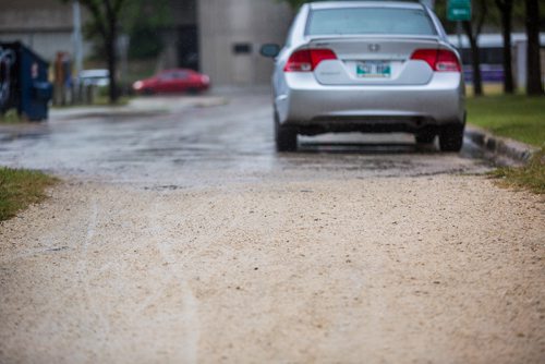 MIKAELA MACKENZIE / WINNIPEG FREE PRESS
A bike path that has a gap between Togo and Brandon avenues stops in South Osborne in Winnipeg on Tuesday, July 9, 2019. For Caitlyn Gowriluk story.
Winnipeg Free Press 2019.